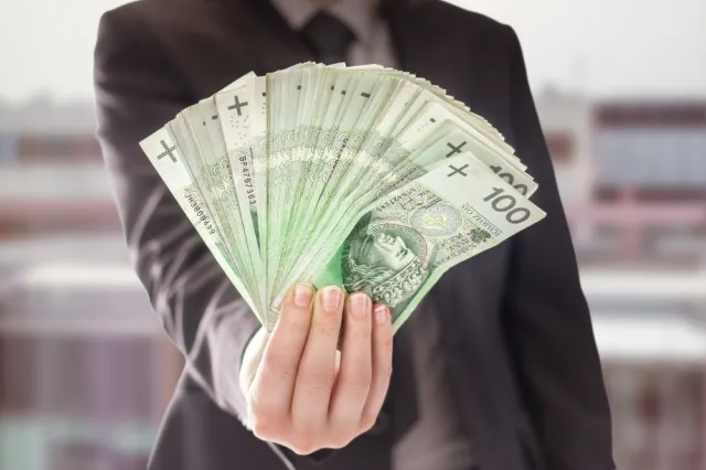 Płaca minimalna powyżej 4 tysięcy złotych? Duża podwyżka wynagrodzenia minimalnego w 2023 i 2024 roku