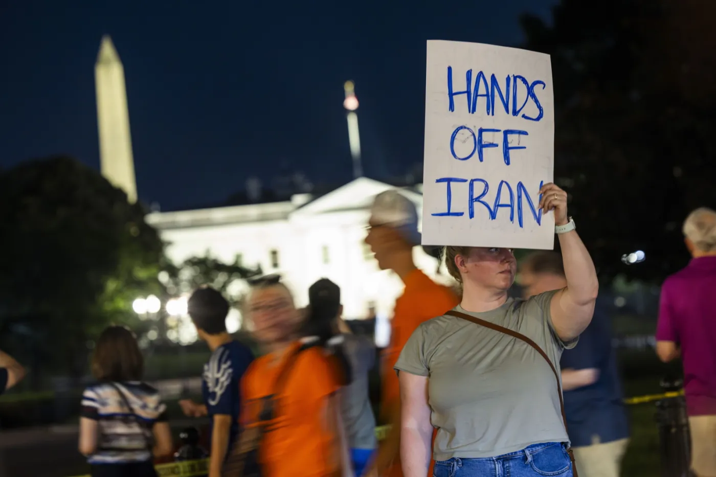 Protesty przed Białym Domem po ataku USA na Iran