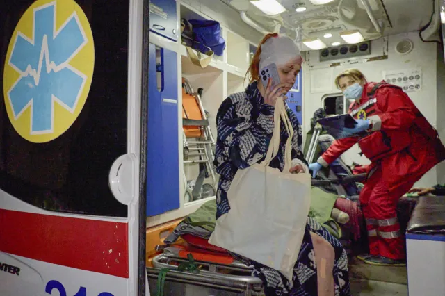 Rosyjskie drony uderzają w Kijów i Czerkasy. Ranni cywile i liczne pożary