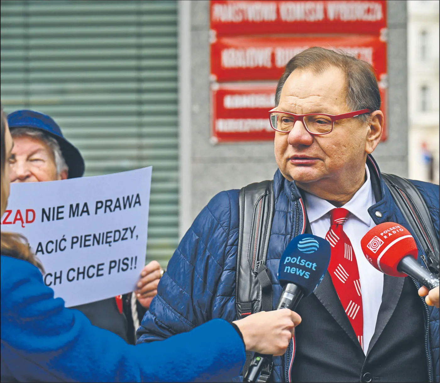PKW potyka się  o własne nogi