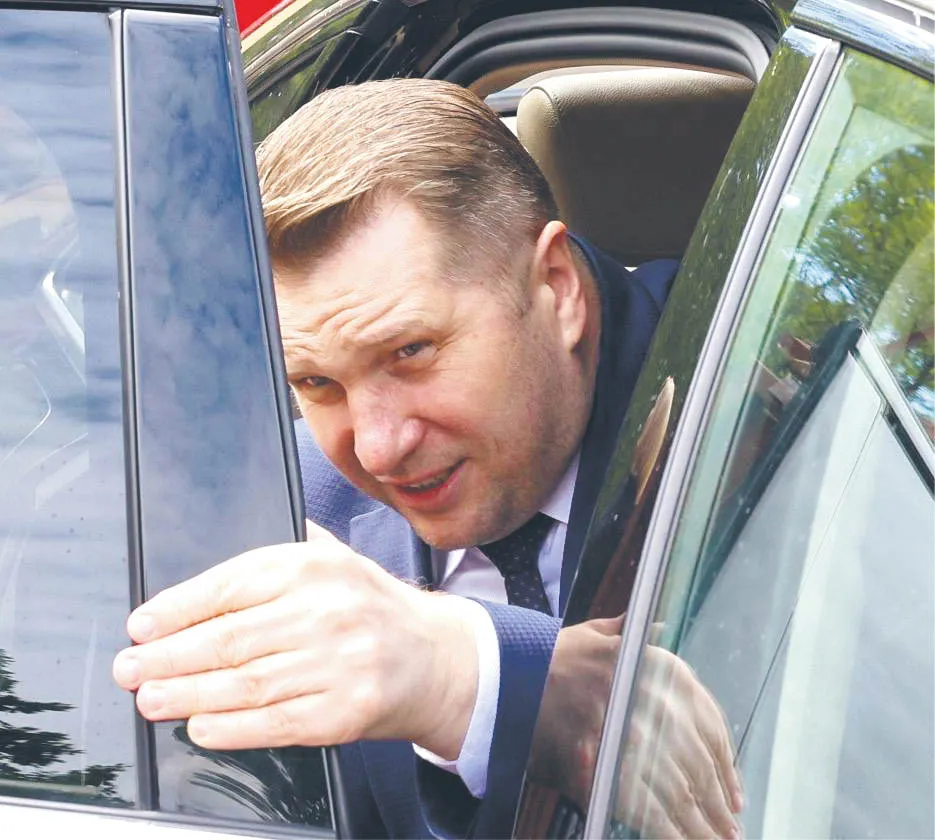 MEiN chce poskromić szkoły niepubliczne