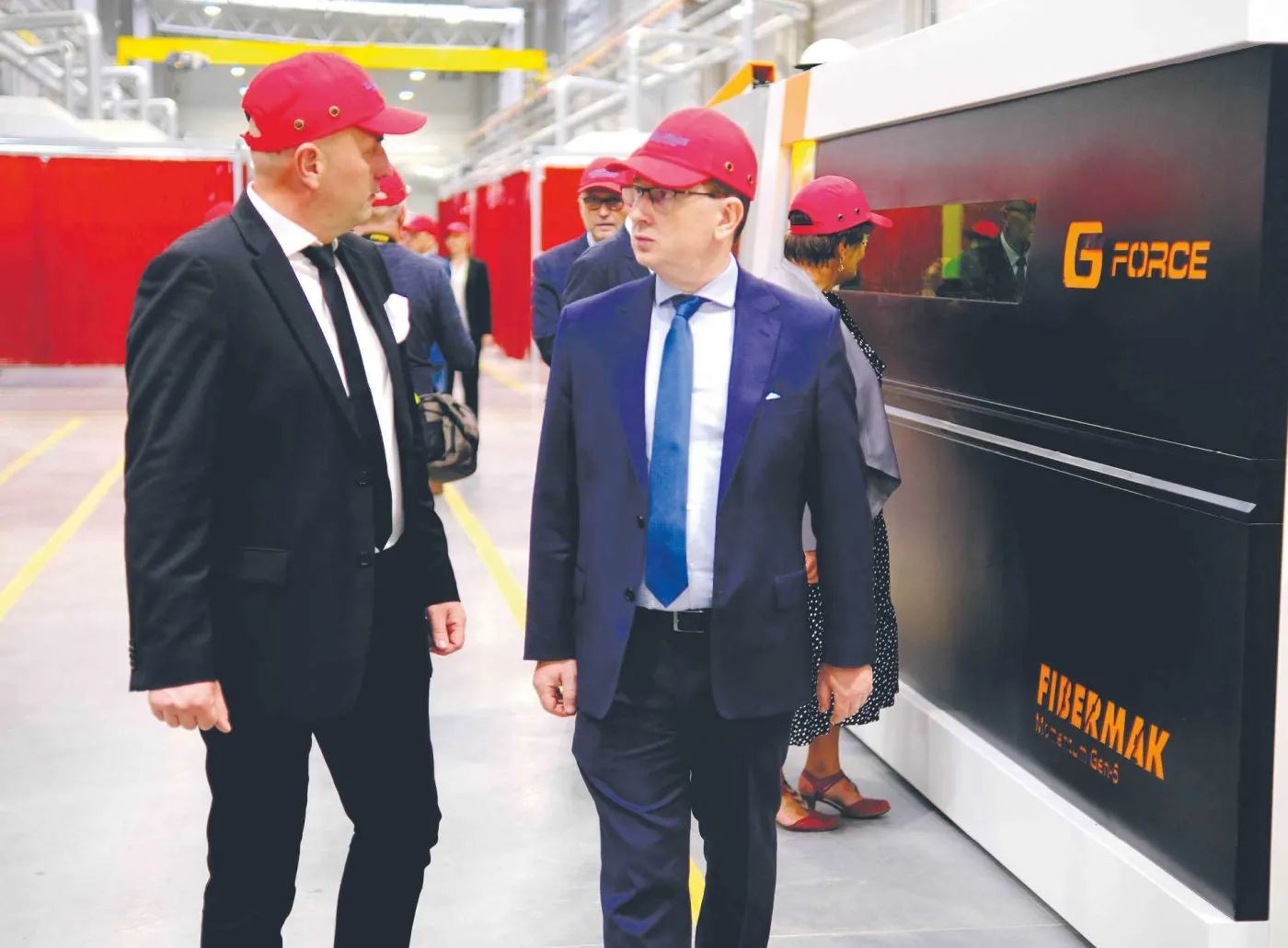 Prezydent Ostrowca Świętokrzyskiego Jarosław Górczyński podczas otwarcia nowej siedziby Elkom Trade S.A. na terenie Ostrowieckiego Kompleksu Inwestycyjnego
