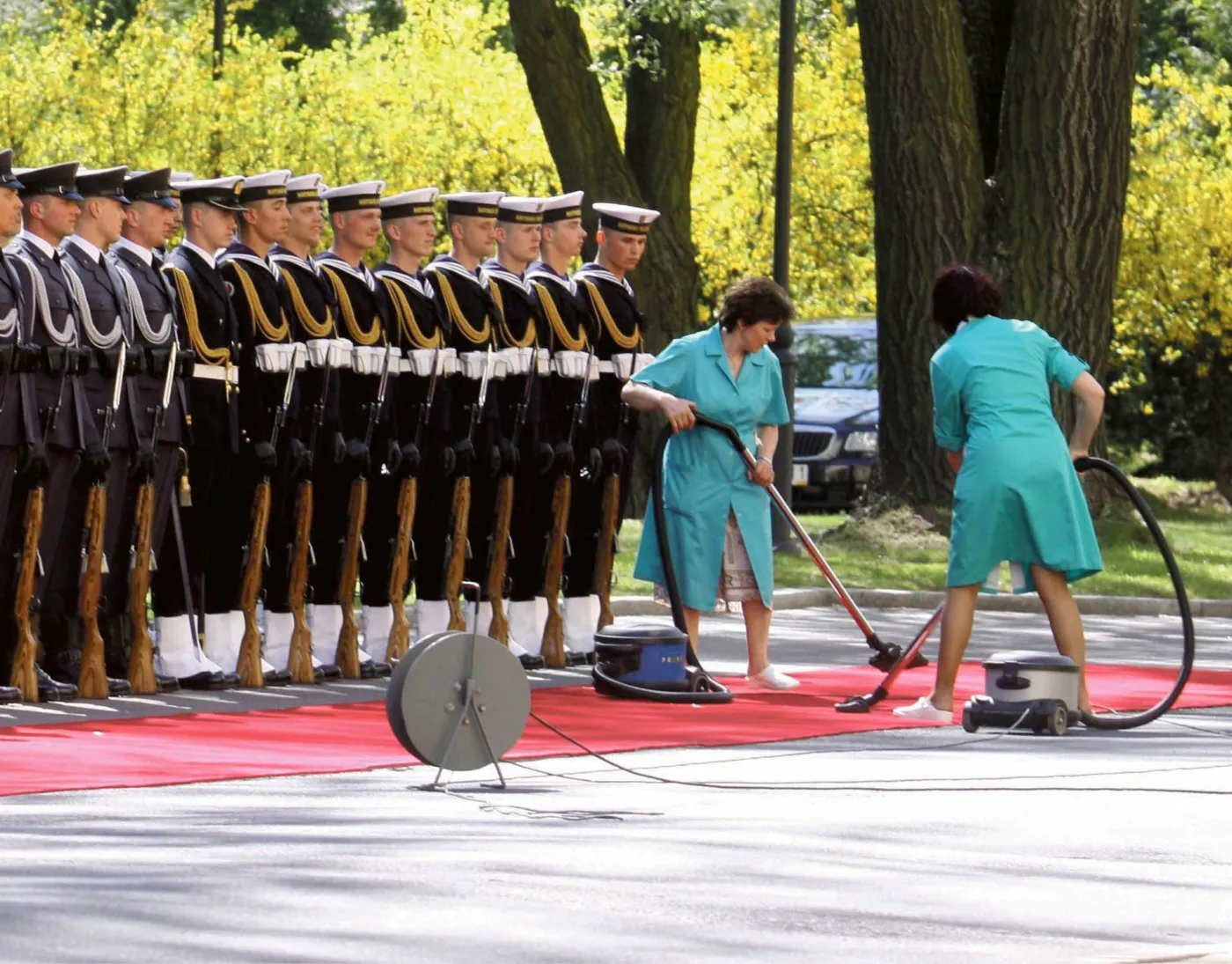 Zlecenia bez składek to wierzchołek góry lodowej