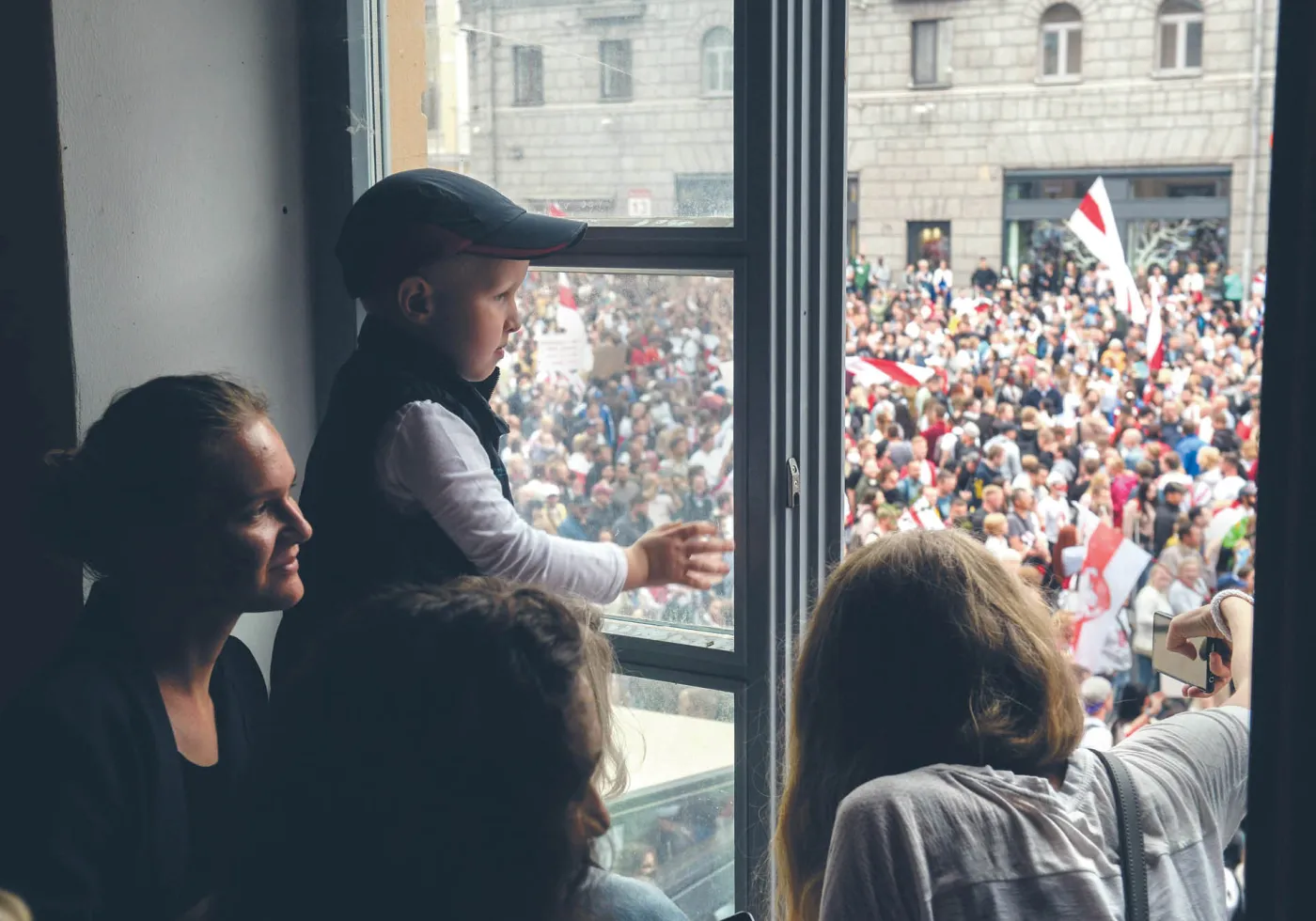 Flaga nad Niemnem, drut kolczasty w Mińsku