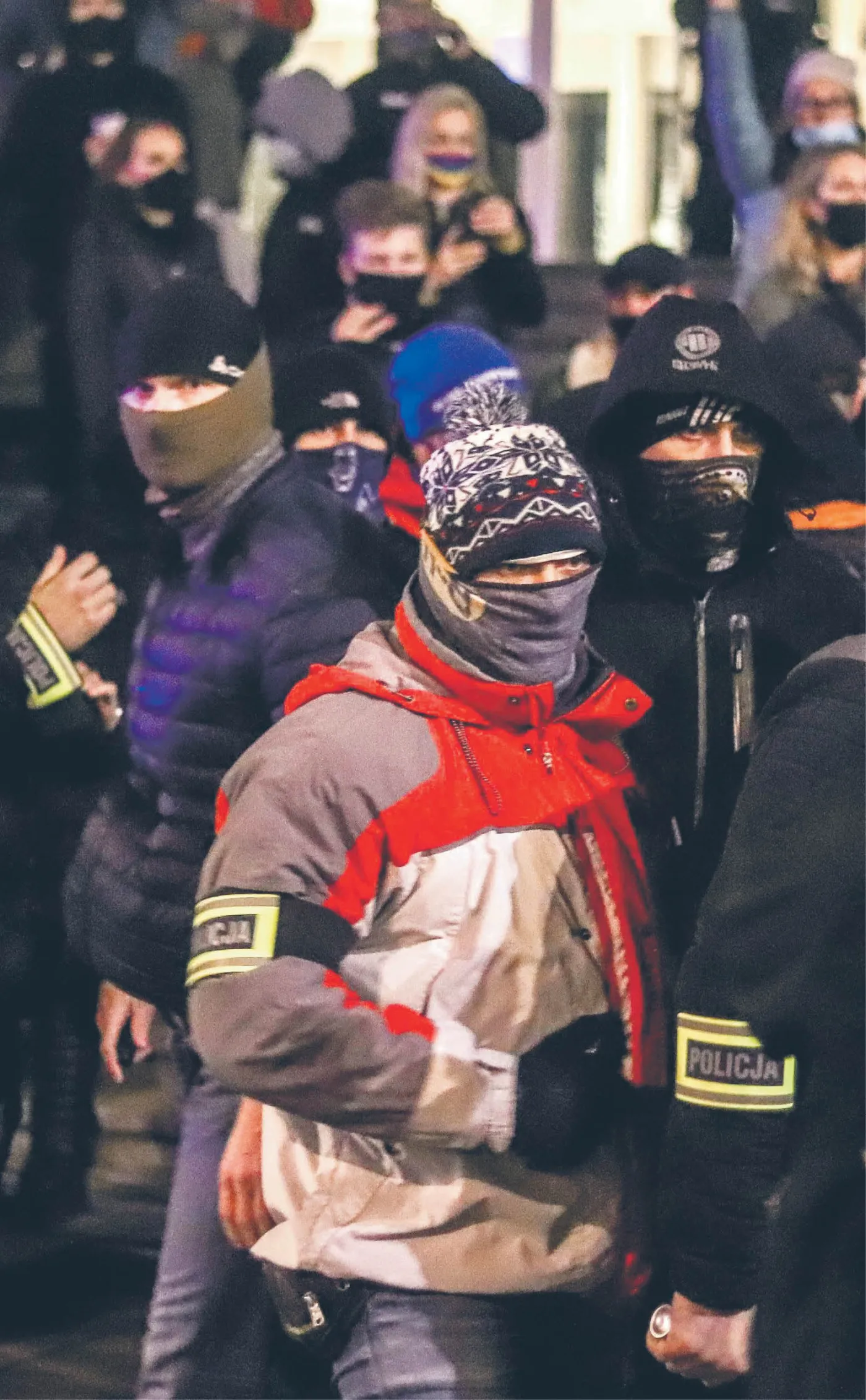 Czarni w szarej strefie, czyli co zrobić, żeby obywatel nie bał się policji