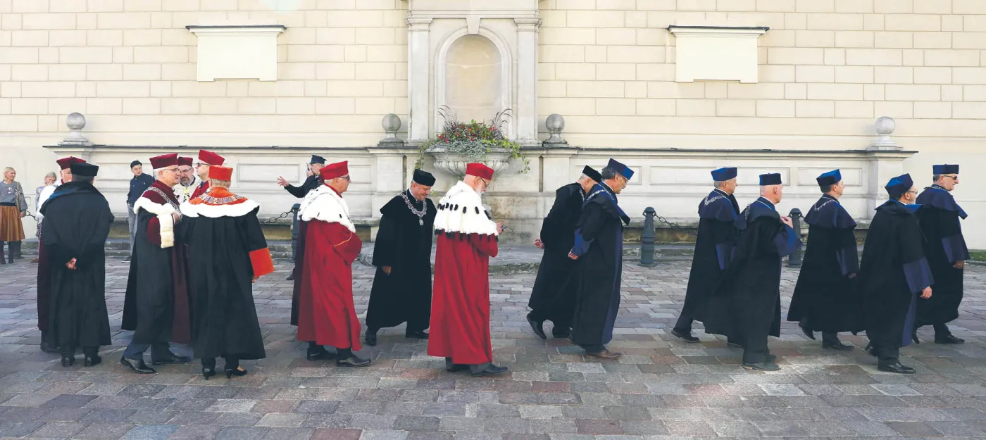 Uczelnie nabite w fundacje