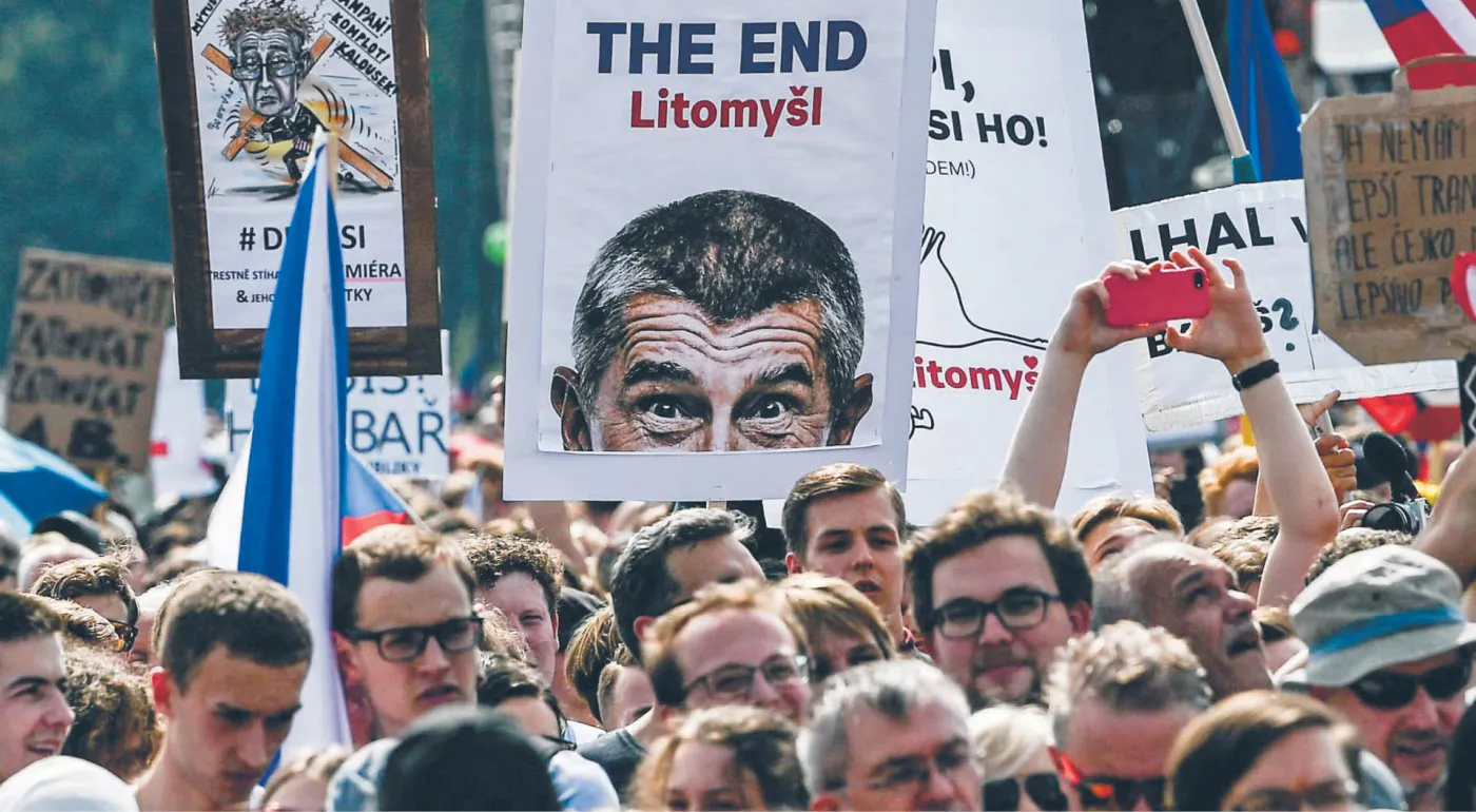 Babiš zaczął się bać siły bezsilnych
