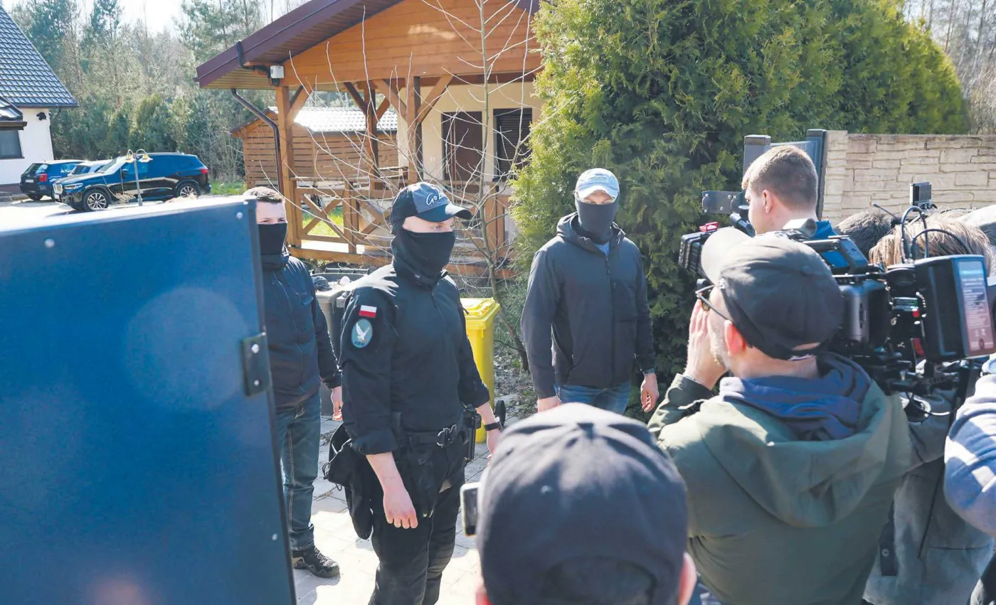 Burza o sprawiedliwość. ABW w domach posłów
