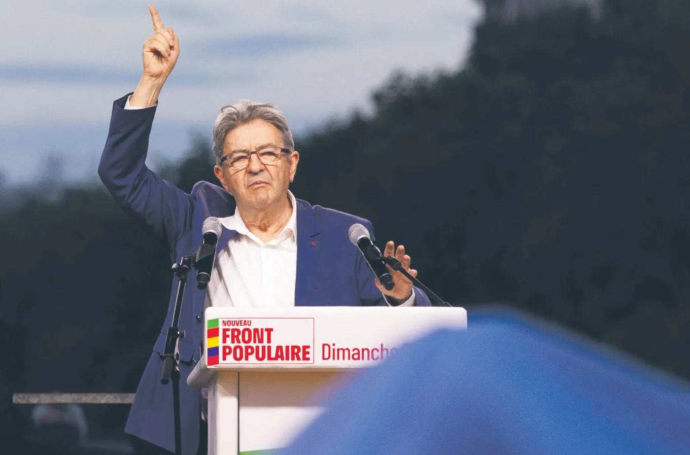 Macron czeka na błąd lewicy
