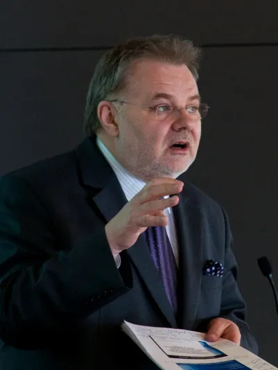 prof. Zbigniew Izdebski, seksuolog, specjalista zdrowia publicznego i pedagog, współtwórca podstawy programowej edukacji zdrowotnej;