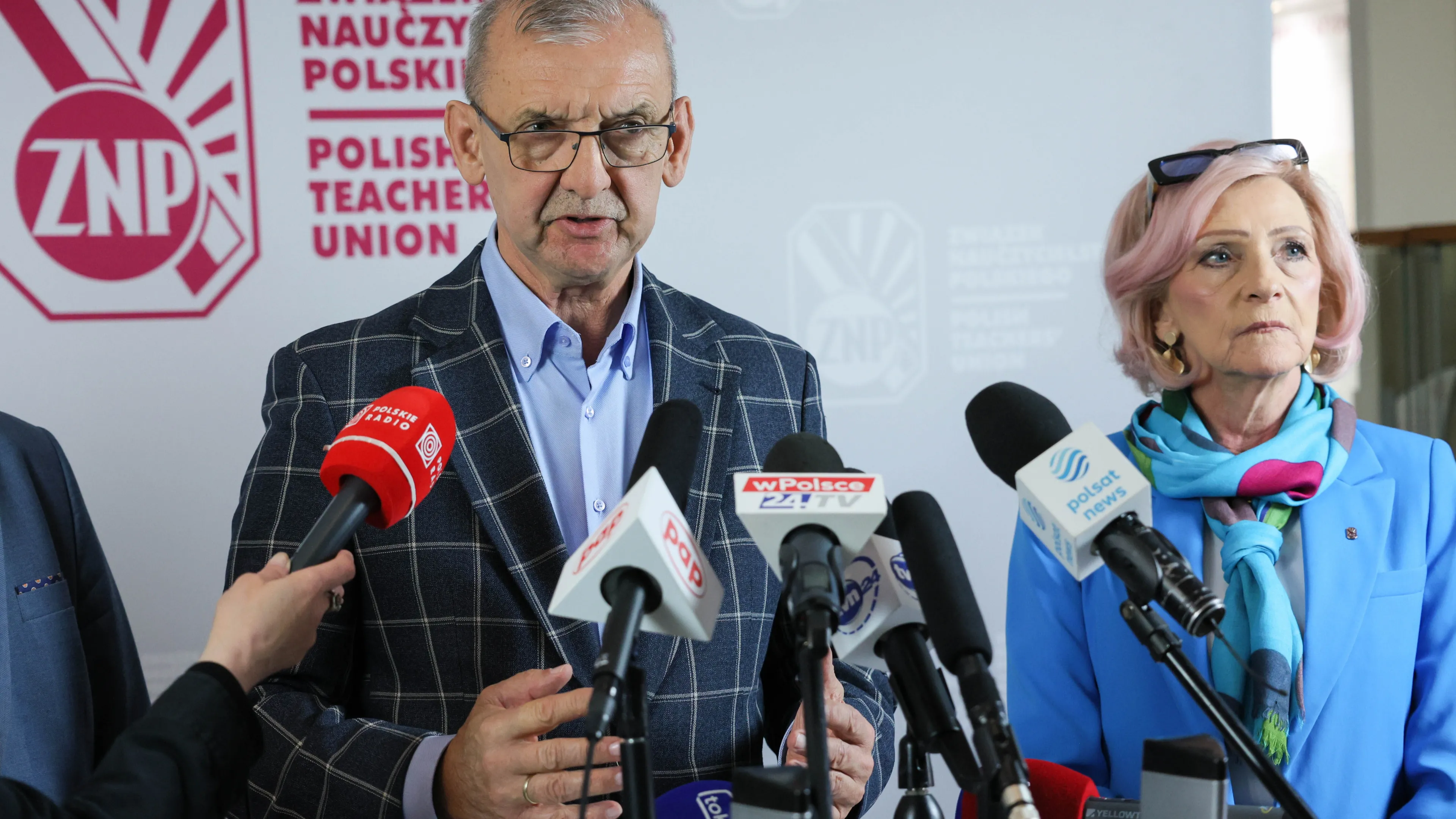 ZNP żąda realizacji obietnic Donalda Tuska. Co z powiązaniem pensji nauczycieli ze średnią krajową?