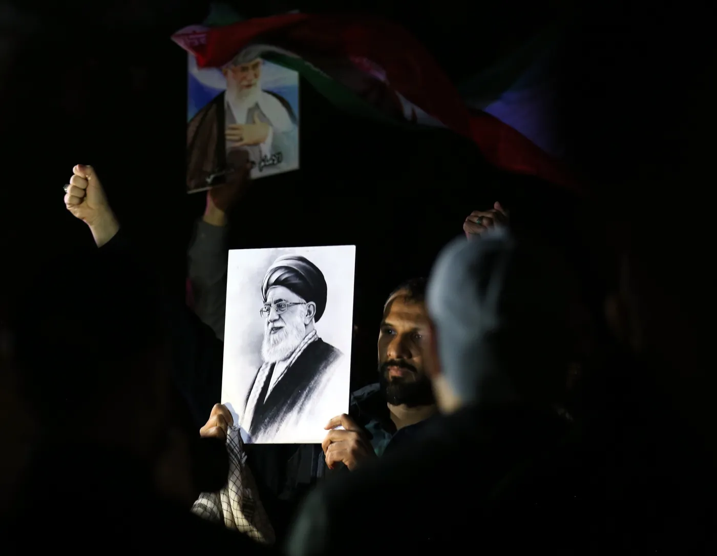 Atak USA i Izraela: Wszystko, co wiemy o ataku na Iran i losie ajatollaha