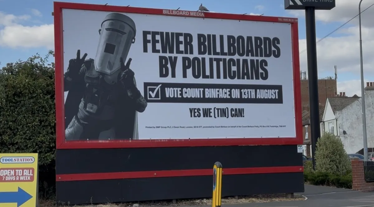 Plakat wyborczy hrabiego Śmietnikogłowego w Clacton
