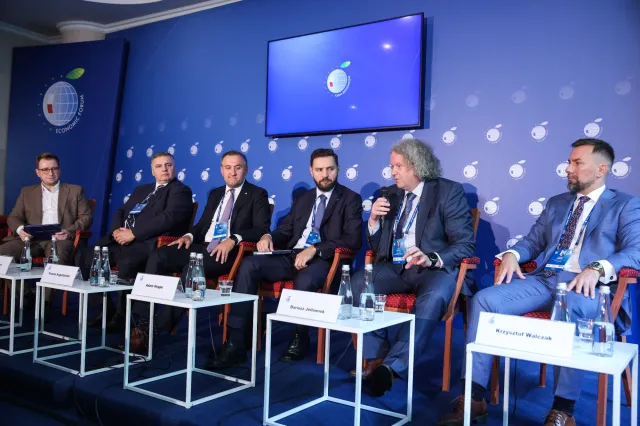 Cyfryzacja wpływa na rozwój i bezpieczeństwo portów