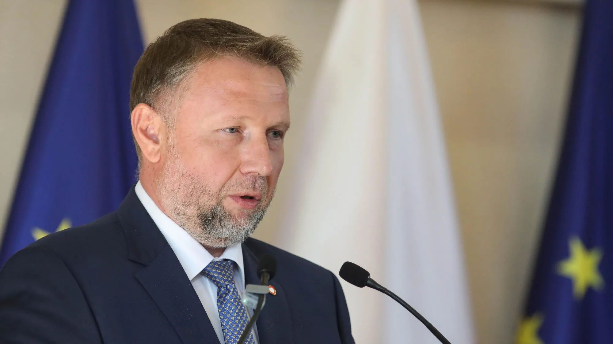 Awantura przed Akademią Wymiaru Sprawiedliwości. Kierwiński reaguje na zachowanie Macierewicza