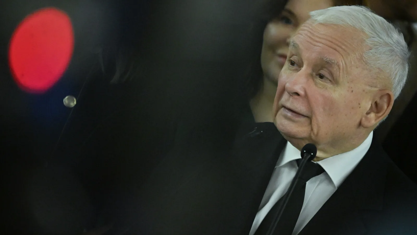 Morawiecki rozbił PiS, by rozmawiać z Tuskiem? Kaczyński komentuje