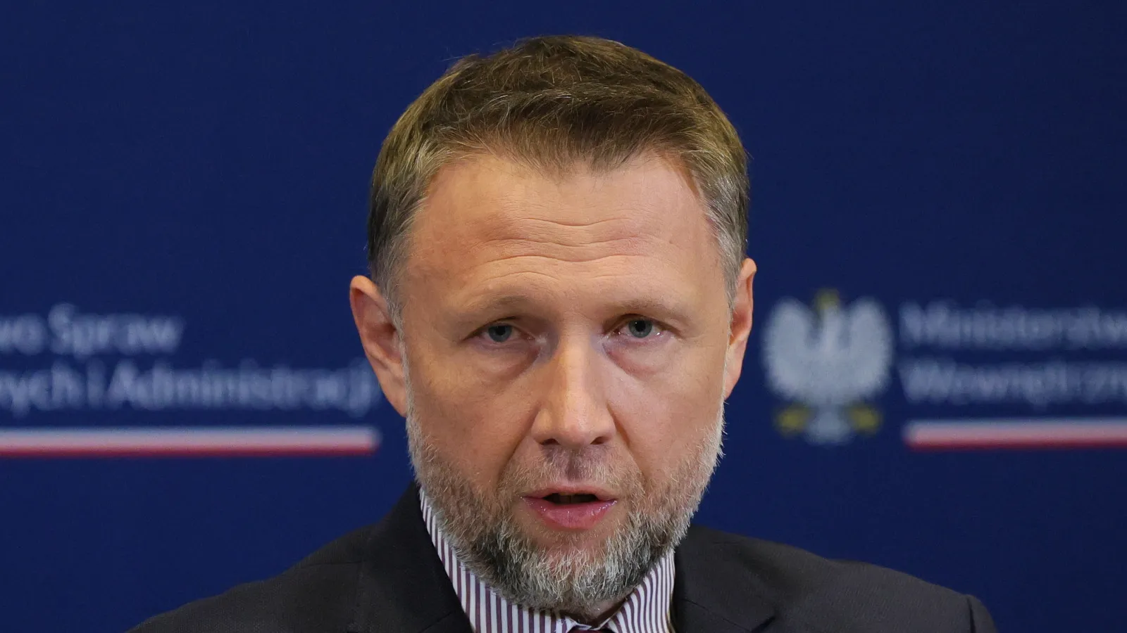 Kierwiński składa zawiadomienie na TV Republikę i Tomasza Sakiewicza. Chodzi o policjantów