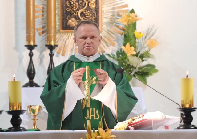 Ks. Lemański pożegnał się z parafianami z Jasienicy