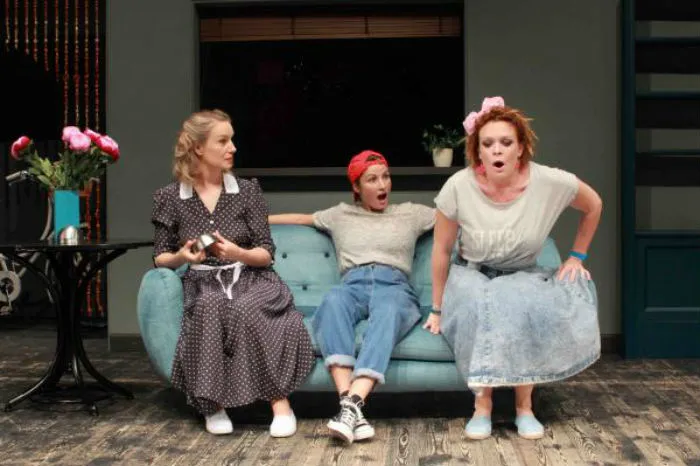 Konkurs: Di, Viv i Rose