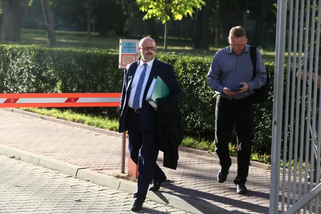 Wnuk Walentynowicz: Raport komisji Millera niewiarygodny