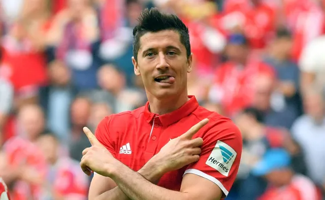 Policja zatrzymała oszusta z internetowej zbiórki pieniędzy na leczenie dziecka. Wyłudził pieniądze od Lewandowskich