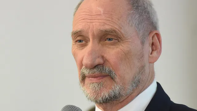 Macierewicz odpowiada Putinowi. "Powinien mieć odwagę. Powinien przyjąć odpowiedzialność"