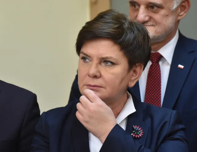 Beata Szydło: W 2017 roku bez zmian w podatkach. Jesteśmy otwarci na rozmowy z opozycją [WYWIAD]