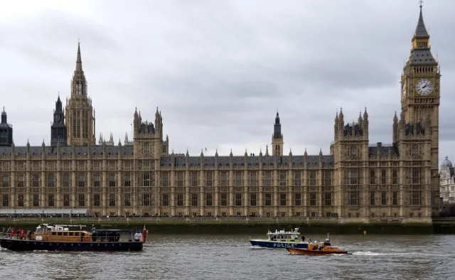 Atak nożownika i strzelanina w Londynie. Policja: To incydent terrorystyczny
