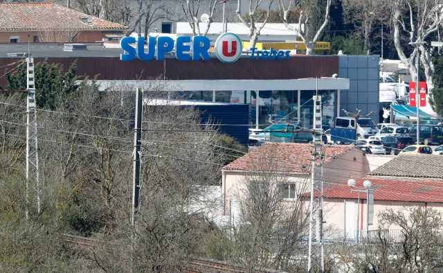 Francja: Cztery osoby, w tym sprawca, zginęły w Trebes. Władze: To akt terroru