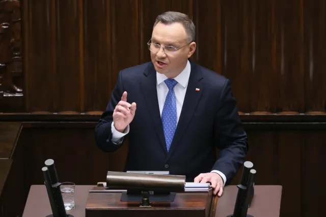 Andrzej Duda w BBC: Putin może być skłonny do użycia broni chemicznej