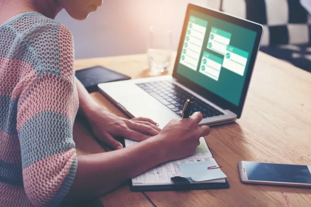 Ochrona danych osobowych na prywatnym sprzęcie pracownika: 5 pytań po karze prezesa UODO