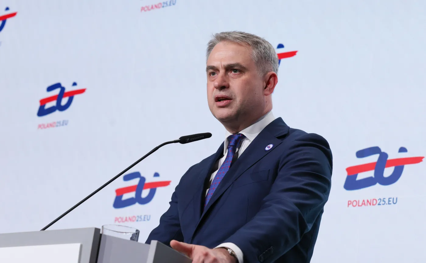 Rosja zakłóca GPS nad Polską? Gawkowski: To wojna hybrydowa