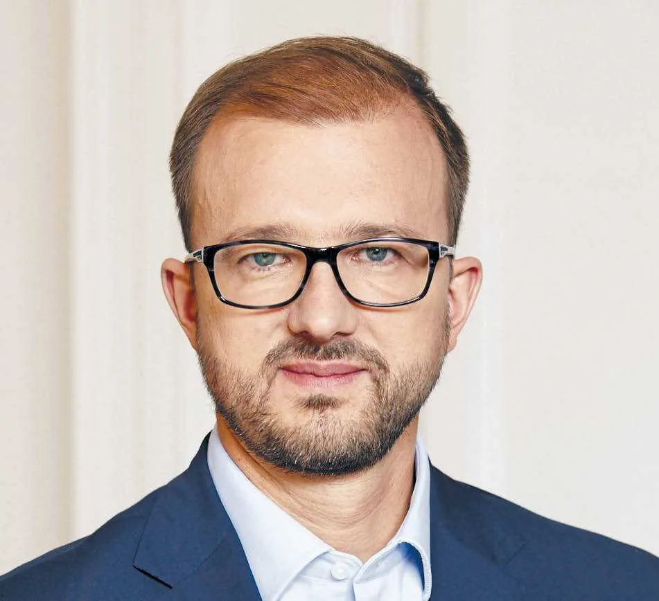 dr Piotr Dardziński