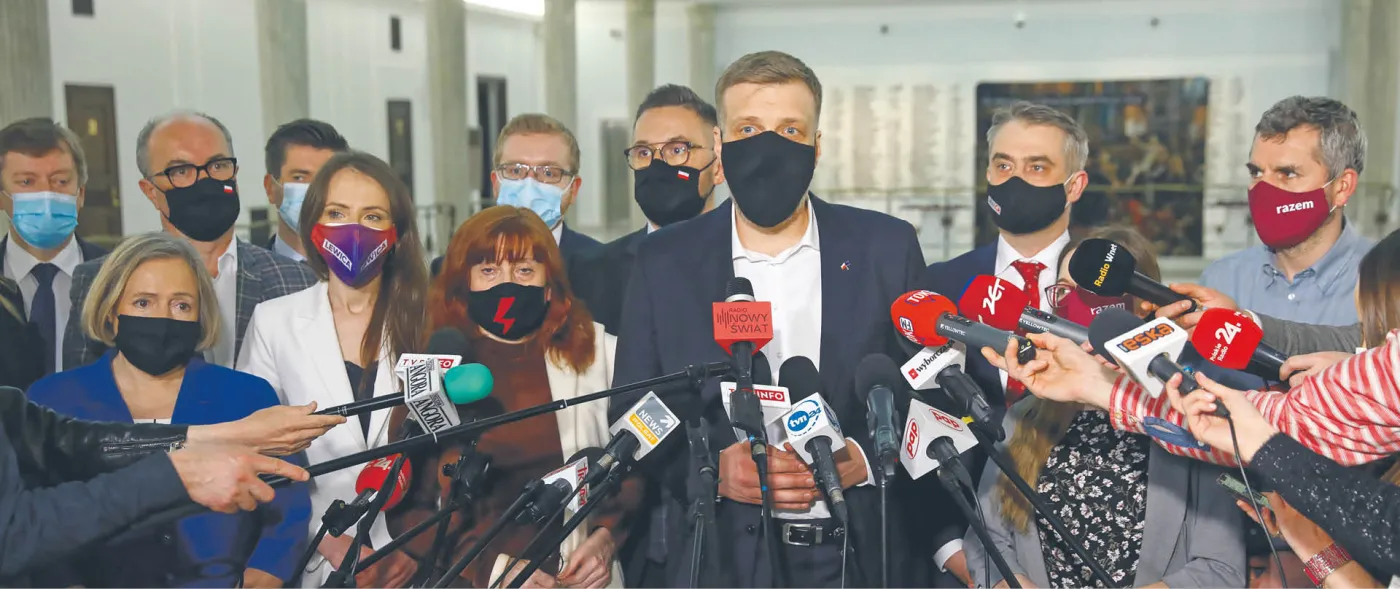 Spór o Fundusz Odbudowy zresetował polską politykę