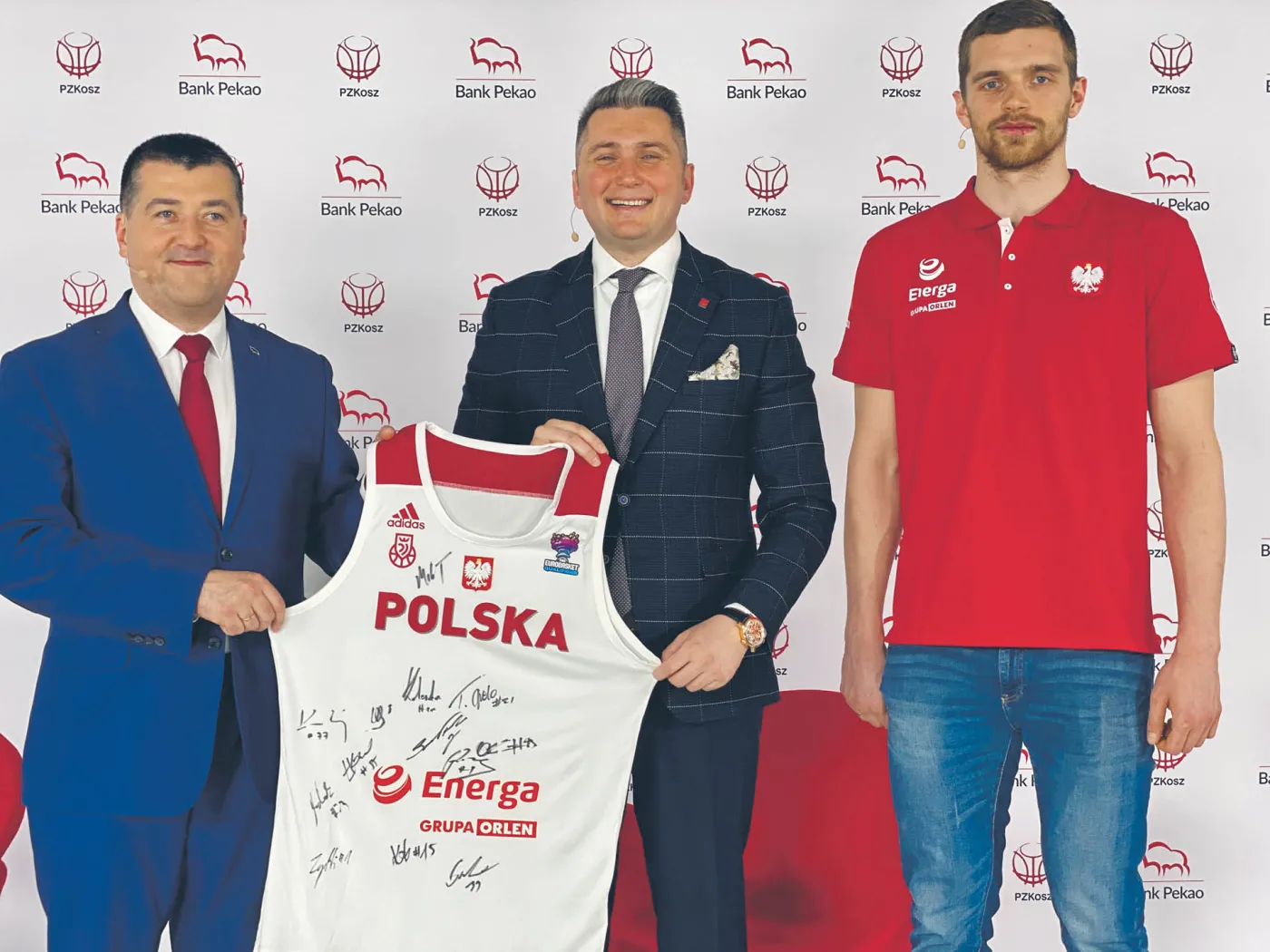 Bank Pekao zaangażuje się w sport. Postawił na koszykówkę
