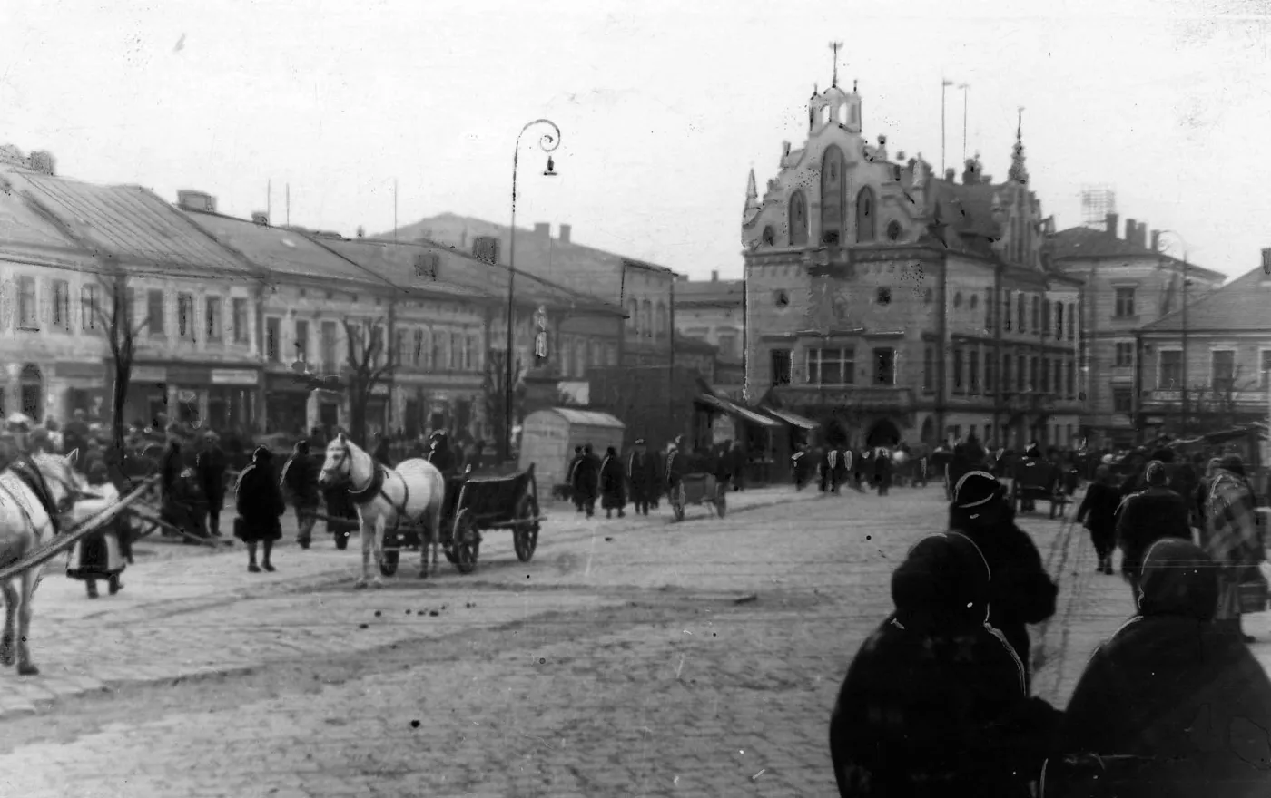 Wymierzanie sprawiedliwości i polityka historyczna