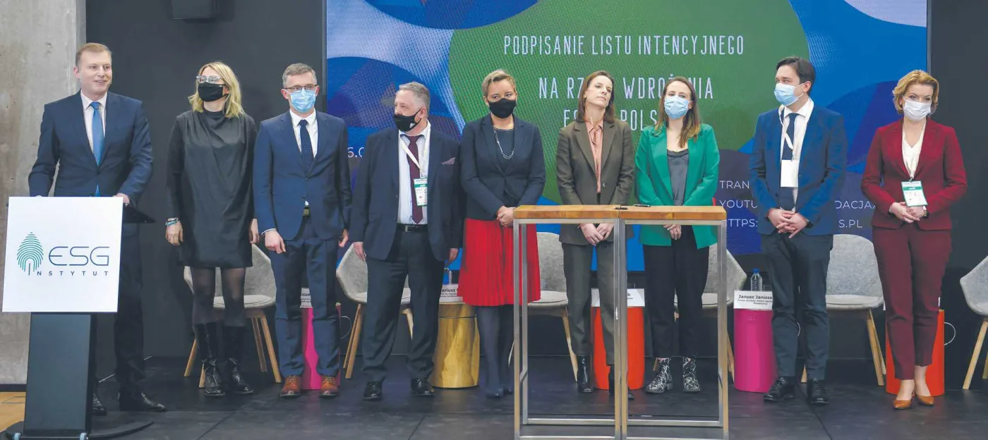 Sygnatariusze listu: Barbara Socha, Wiceminister Rodziny i Polityki Społecznej, Marcin Wiącek, Rzecznik Praw Obywatelskich,Urszula Jóźwiak, Prezes Fundacji im. XBW Ignacego Krasickiego, Natalia Witkowska, Redaktor Naczelna RaportCSR.pl, prof. Piotr Stankiewicz, Dyrektor Instytutu Organizacji i Zarządzania w Przemyśle ORGMASZ w Sieci Badawczej Łukasiewicz, Krzysztof Krystowski, Prezes Związku Pracodawców Klastry Polskie, Karolina Opielewicz, Członkini Zarządu, Krajowa Izba Gospodarcza, Witold Solski, Przewodniczący Komisji Krajowej, Ogólnopolski Związek Zawodowy Samozatrudnionych „wBREw”,Katarzyna Kosakowska, Wiceprzewodnicząca Komisji Krajowej, Ogólnopolski Związek Zawodowy Samozatrudnionych „wBREw”