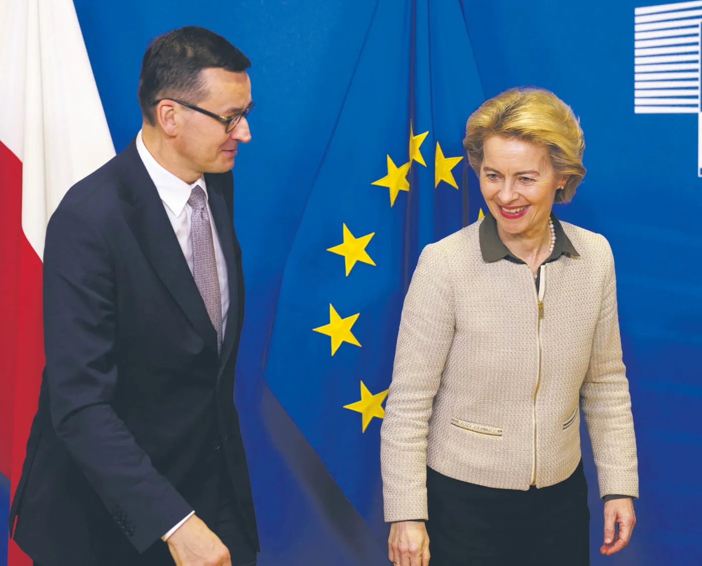 Jak działa dyskretny nacisk Brukseli
