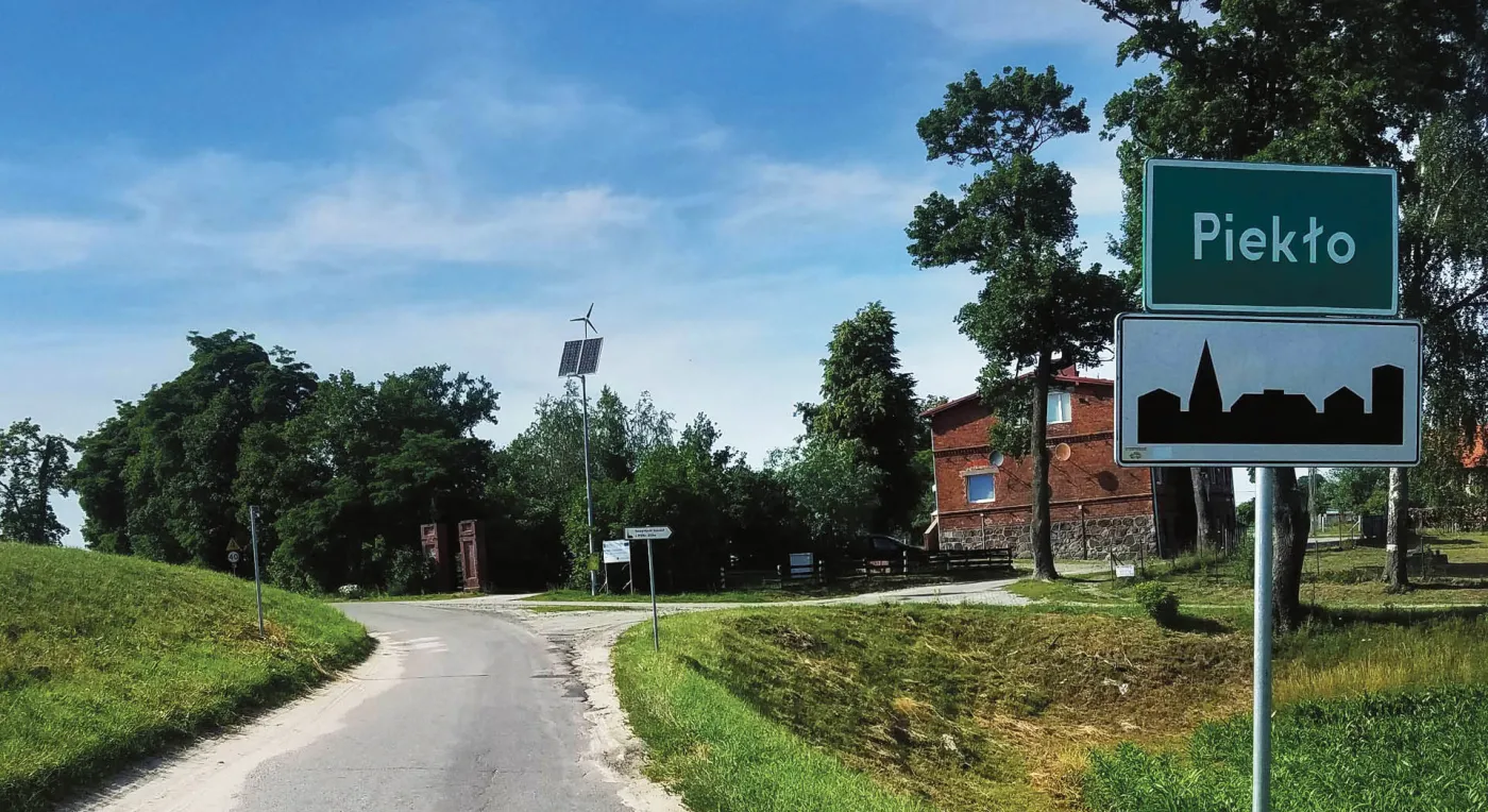 Most wiszący nad szczeliną
