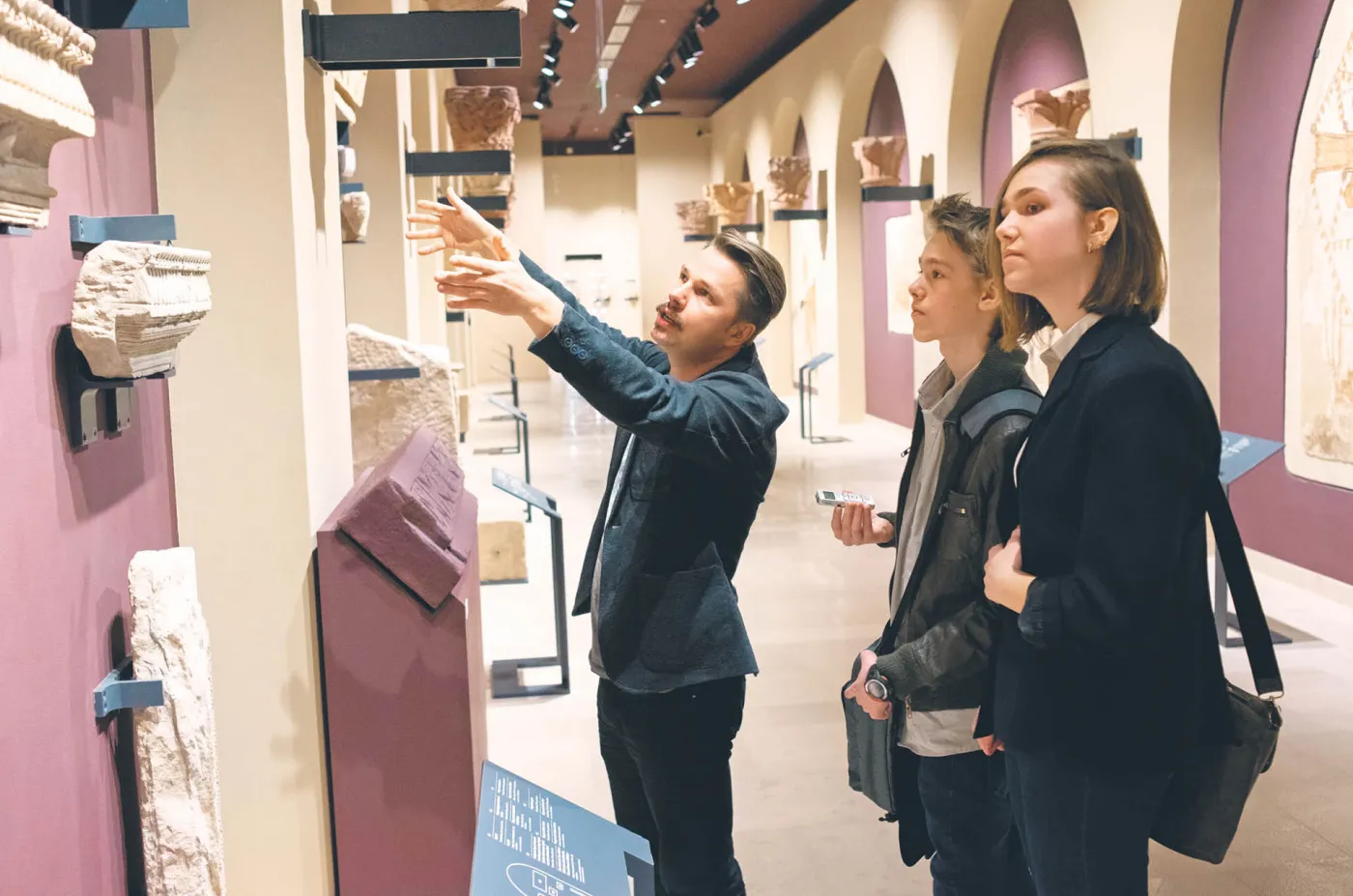 Podróż z egiptologiem Wojciechem Ejsmondem po Galerii Faras