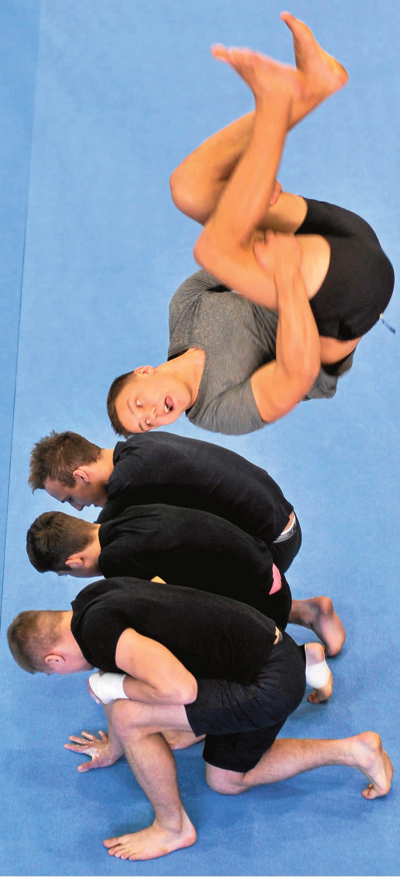Daleko od podium