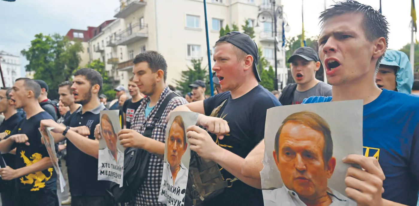 Powrót szarej eminencji