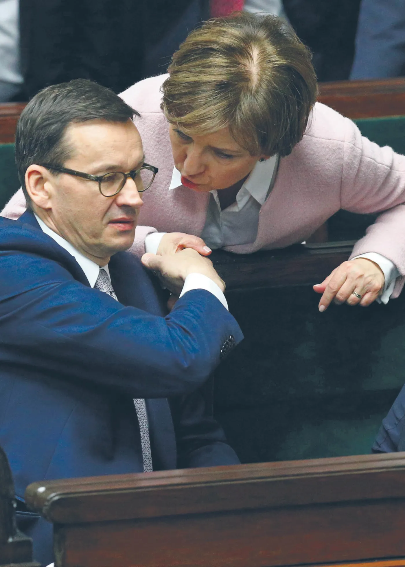 Tekturowe zatrudnienie, tekturowe tłumaczenia, tekturowy etos