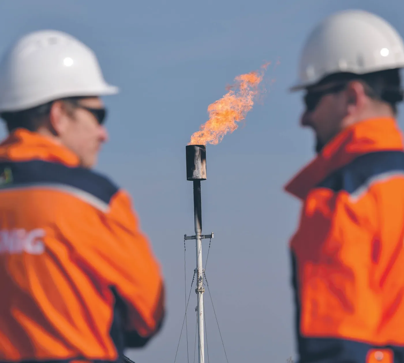 Oddzielić biznes od polityki