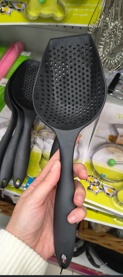 Podbierak do pierogów