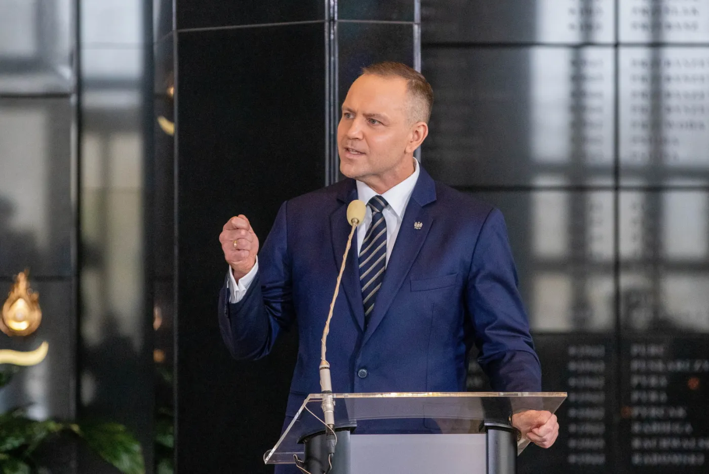 Prezydent Karol Nawrocki na mównicy