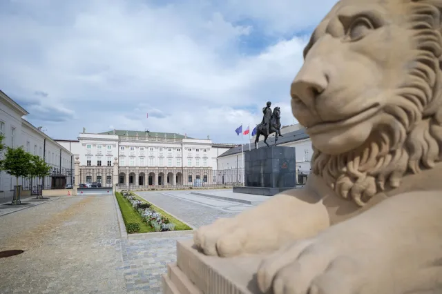 Ustawa kamuflażowa. Gra o władzę nad pieniędzmi z NBP