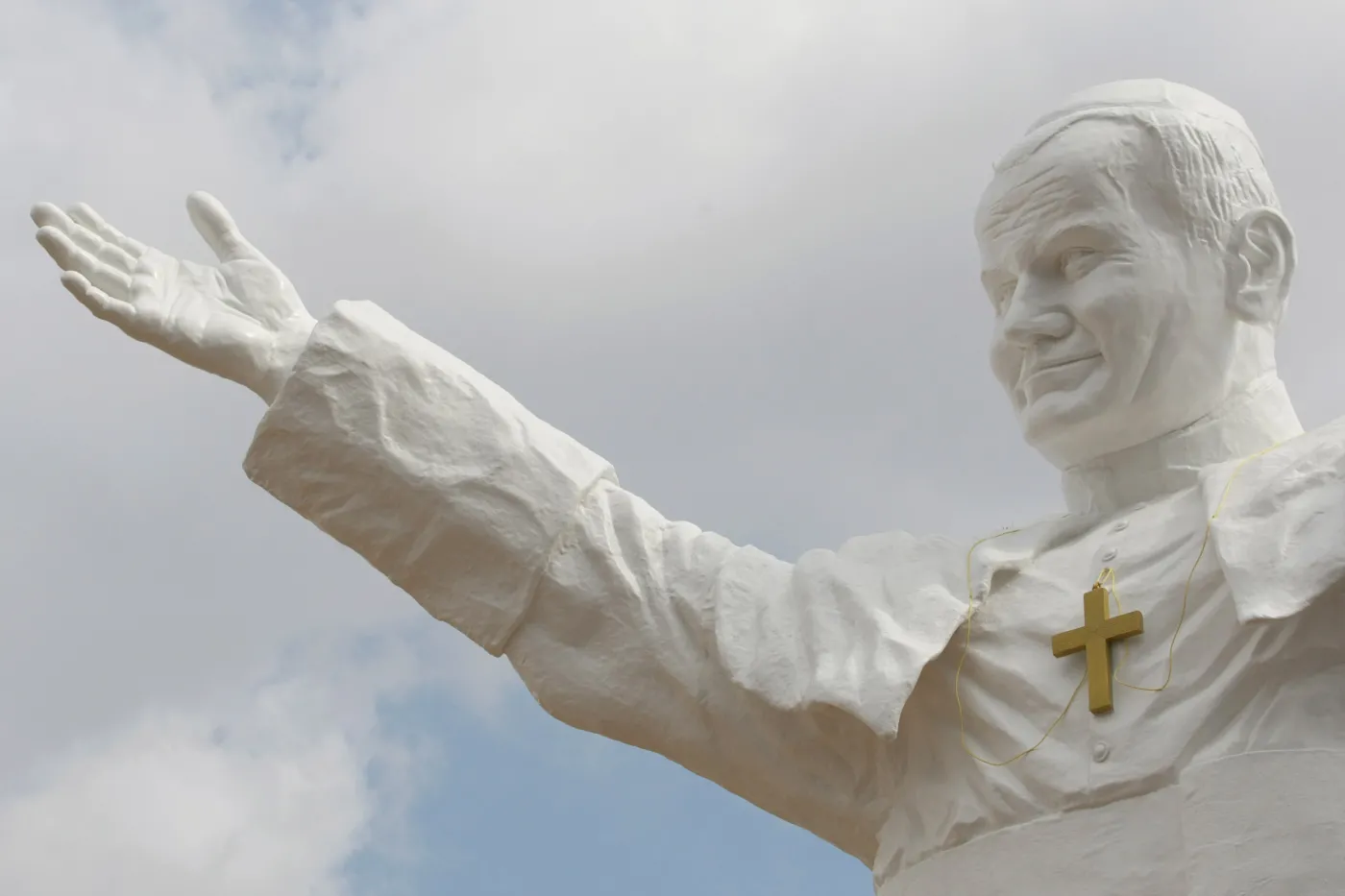 Największa statua Jana Pawła II została odsłonięta w Częstochowie