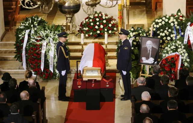Pogrzeb Józefa Oleksego. Kopacz: "Panie premierze, dziękuję"