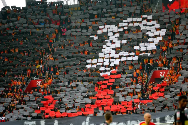 "Patriotyczne" kije bejsbolowe pod lupą prokuratury